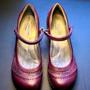 JBU wedge shoes vegan leather deep burgundy and black size 8-8.5? Maryjane